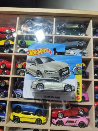 Hot Wheels '17 Audi RS 6 Avant