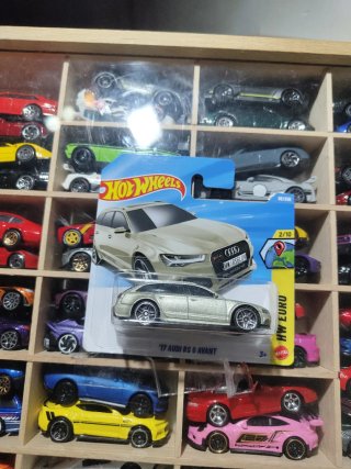 Hot Wheels '17 Audi RS 6 Avant