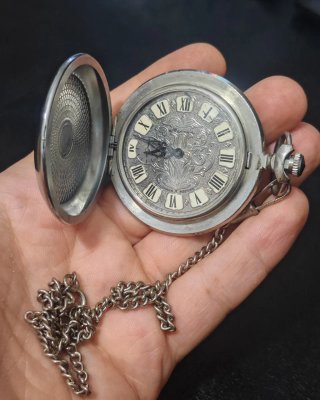 Orologio da tasca sovietico Molnija