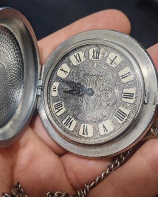 Orologio da tasca sovietico Molnija