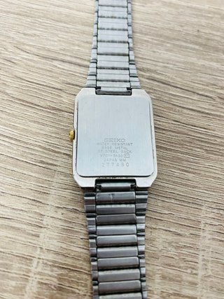 Orologio Seiko al quarzo dorato rettangolare