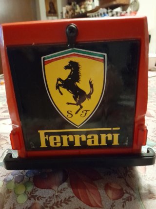 Camion furgone Ferrari in Metallo