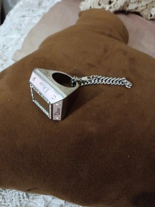 Portachiavi Dior con specchio e cristalli
