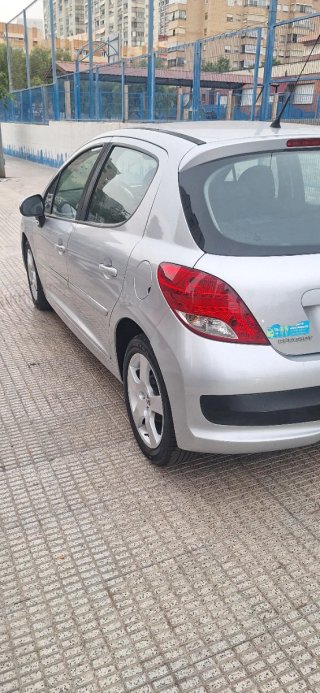 Peugeot 207 2012