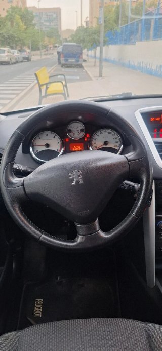 Peugeot 207 2012