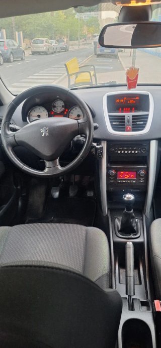 Peugeot 207 2012