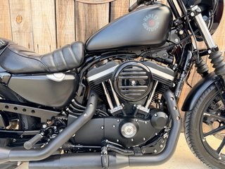 Harley Davidson XL883 Iron ABS Negra