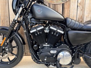 Harley Davidson XL883 Iron ABS Negra