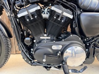 Harley Davidson XL883 Iron ABS Negra