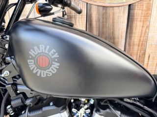 Harley Davidson XL883 Iron ABS Negra