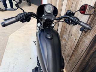Harley Davidson XL883 Iron ABS Negra