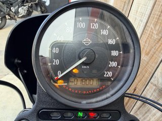 Harley Davidson XL883 Iron ABS Negra