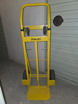 Carretilla de carga amarilla Stanley