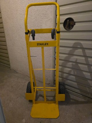 Carretilla de carga amarilla Stanley