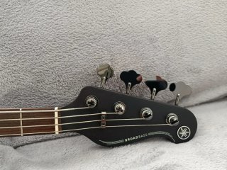 Bajo Yamaha BB 734a