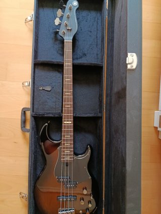 Bajo Yamaha BB 734a