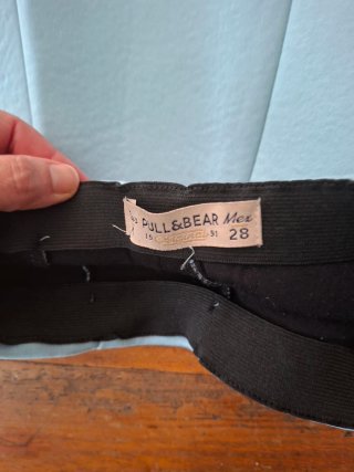 Falda azul neopreno campana . Pull and Bear