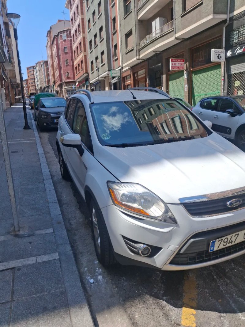 Ford Kuga 2009 - foto 1