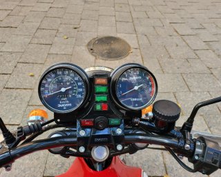 Ducati Darmah 900 Roja y Dorada
