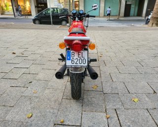 Ducati Darmah 900 Roja y Dorada