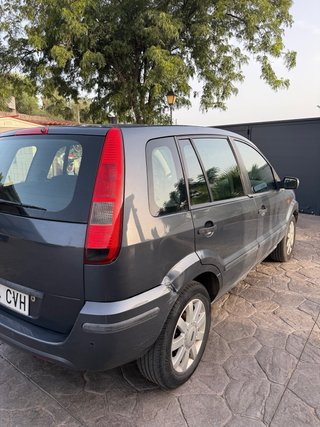Ford Fusion 2004
