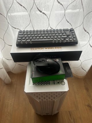 PC GAMING BLANCO SOBREMESA