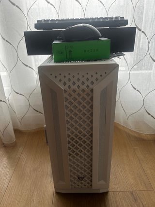PC GAMING BLANCO SOBREMESA