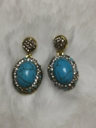 Conjunto collar y pendientes turquesas dorados