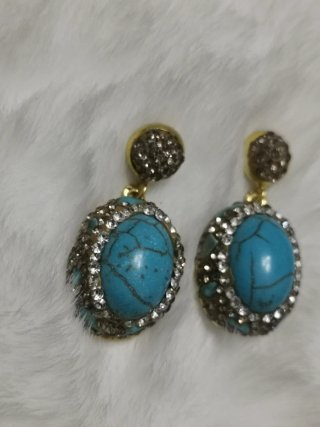Conjunto collar y pendientes turquesas dorados
