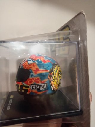 Casco VR46 réplica maqueta Mugello 2001