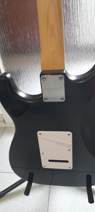 Guitarra Eléctrica Squier Stratocaster Affinity Ne