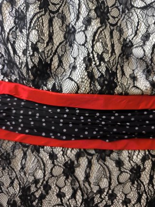 Traje Sonia Peña Talla 46 Negro/Rojo a estrenar
