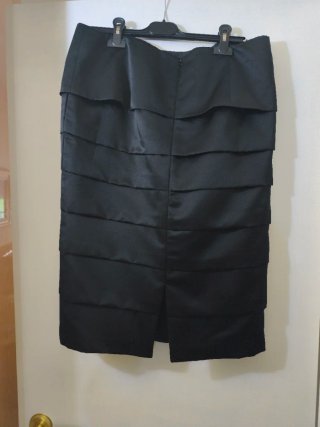 Traje Sonia Peña Talla 46 Negro/Rojo a estrenar