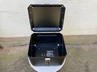 Baúl MYTECH Negro/Plata