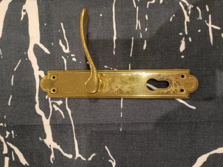 Manetas de puerta doradas