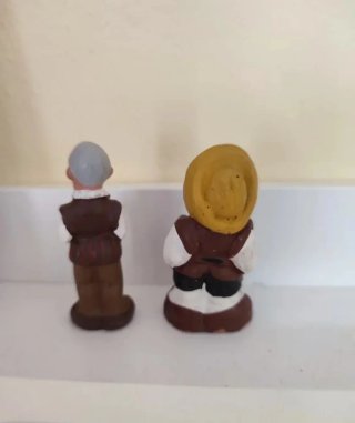 Muñecos de arcilla artesanales