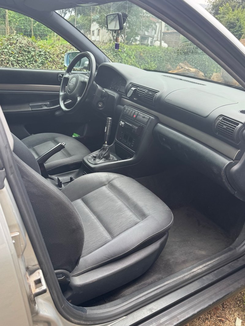 Audi A4 1999 - foto 1