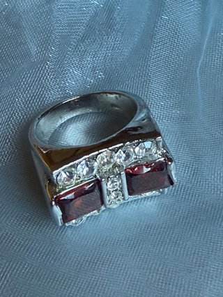 Anillo Chevalier Rojo y Plateado