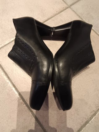 Scarpe eleganti nere tacco medio
