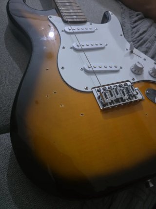 Guitarra Eléctrica Sunburst