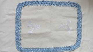 2 Panos bordados com crochê azul