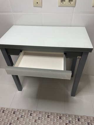 Mesa de cocina abatible con cajón