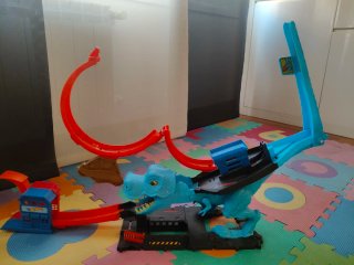 Hot Wheels T-Rex Challenge Track Set