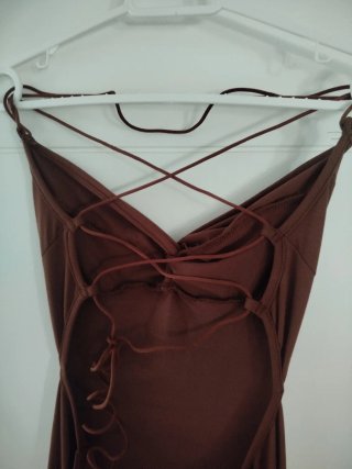 Vestido marrón tirantes sin estrenar. Tb en blanco