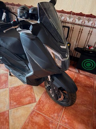 Mitt GTS 125 - Maxi Scooter - 420 km