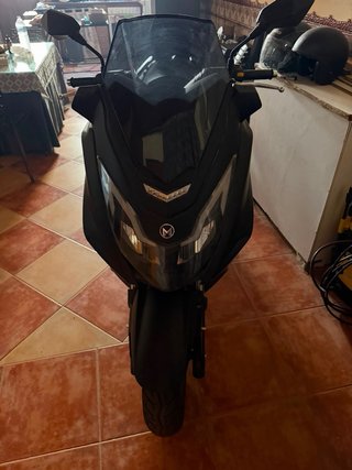 Mitt GTS 125 - Maxi Scooter - 420 km