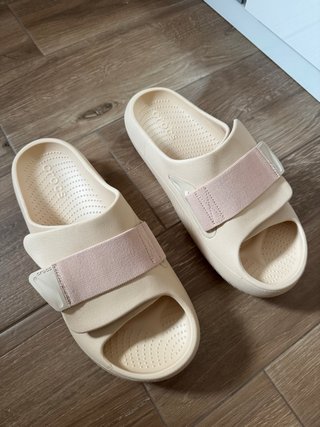 Crocs Mellow Luxe Slide- Talla 13/ 47-48