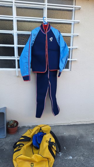 Fato de Mergulho Neoprene Azul e Vermelho
