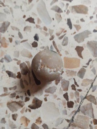 Meteorito color crema