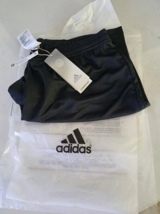 Pantalón corto Adidas negro